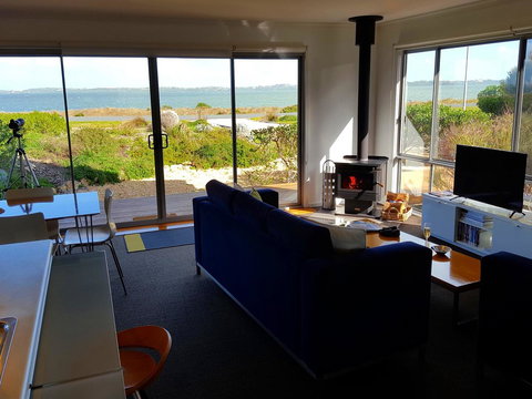 Coorong Waterfront Retreat - Darwin Holiday 0
