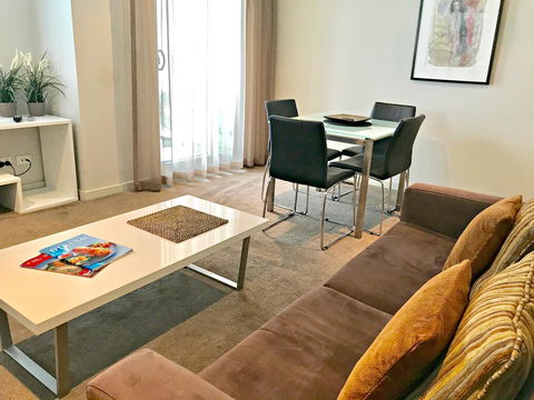 Adelaide DressCircle Apartments - North Terrace - Darwin Holiday 19