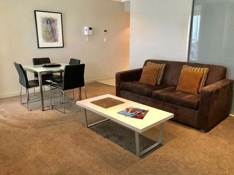 Adelaide DressCircle Apartments - North Terrace - Darwin Holiday 10