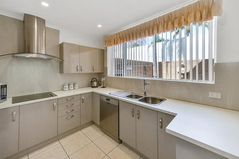 Adelaide Style Accommodation-Close To City-North Adelaide-3 Bdrm- FREE Parking - Darwin Holiday 9
