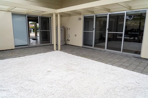 Gawler Townhouse 3 Bedroom - Darwin Holiday 12