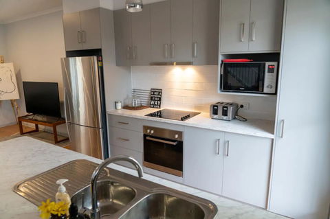 Gawler Townhouse 3 Bedroom - Darwin Holiday 2