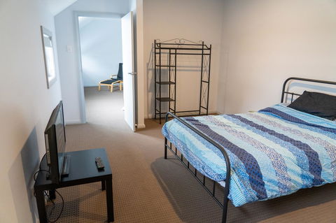 Gawler Townhouse 3 Bedroom - Darwin Holiday 28