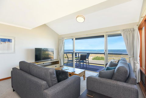 Franklin Beachfront Apartments - Darwin Holiday 3