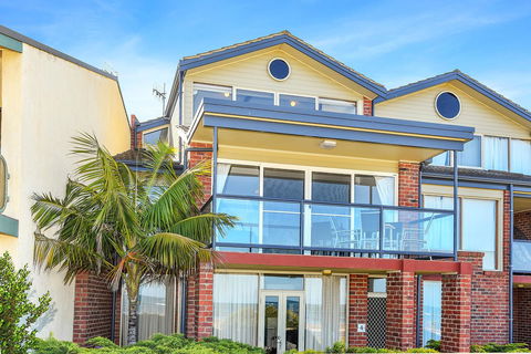 Franklin Beachfront Apartments - Darwin Holiday 2