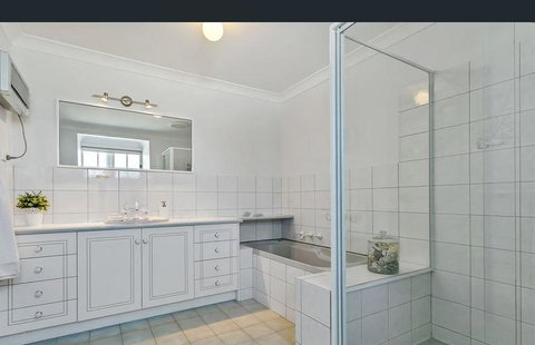 Angaston House - Darwin Holiday 14