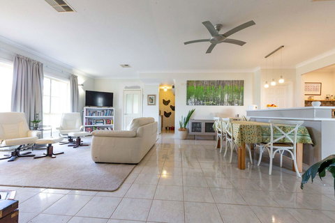 Angaston House - Darwin Holiday 1