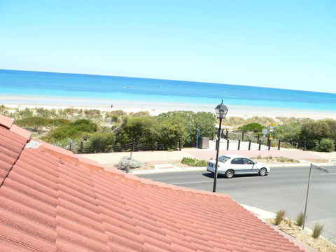 Brighton Beach House - Darwin Holiday 11