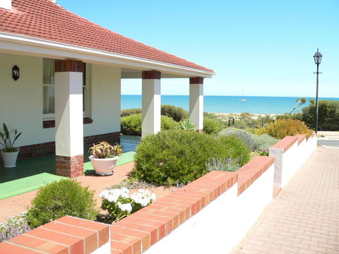 Brighton Beach House - Darwin Holiday 1