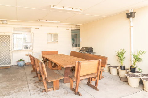 Seaview Sunset Holiday Apartments - Darwin Holiday 7