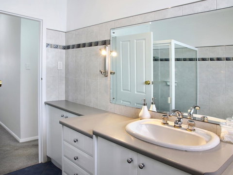 Seaview Sunset Holiday Apartments - Darwin Holiday 29