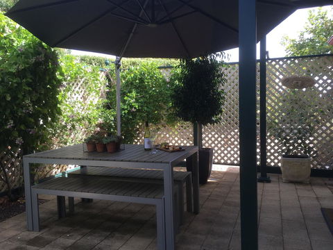 Wine And Roses Bed And Breakfast - Darwin Holiday 3