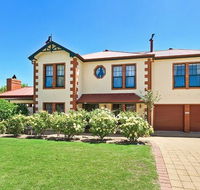 Wine and Roses Bed and Breakfast - Darwin Holiday