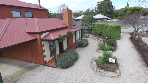Wine And Roses Bed And Breakfast - Darwin Holiday 13
