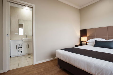 Renmark Holiday Apartments - Darwin Holiday 8