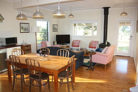 Rabbiters Hut - Darwin Holiday 6