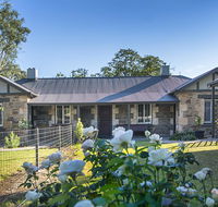 Stoneleigh Cottage Bed and Breakfast - Darwin Holiday