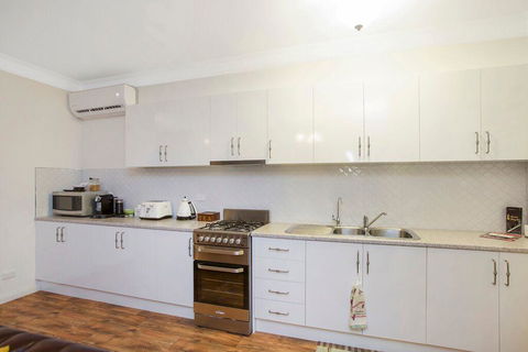 Hahndorf House B&B - Darwin Holiday 7