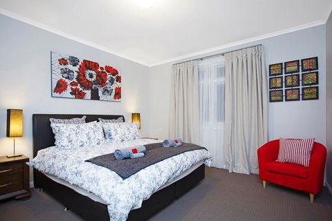 Hahndorf House B&B - Darwin Holiday 24