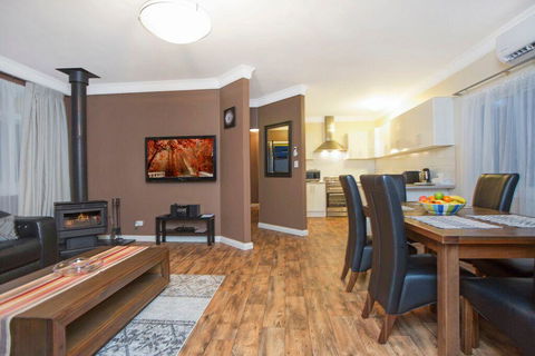 Hahndorf House B&B - Darwin Holiday 27