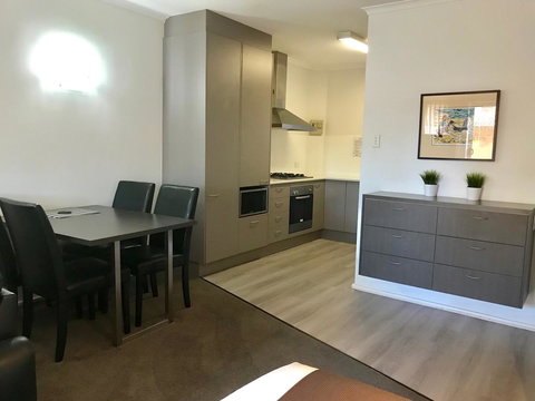 Adelaide DressCircle Apartments - Archer Street - Darwin Holiday 5