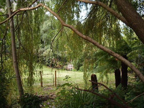 Hilltop - Darwin Holiday 16