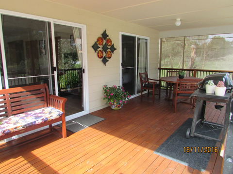 Lazy Days Cottage - Victor Harbor - Darwin Holiday 13