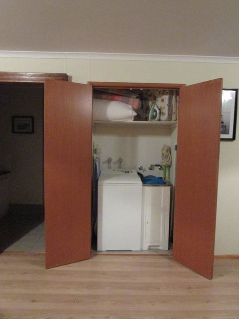 Lazy Days Cottage - Victor Harbor - Darwin Holiday 18