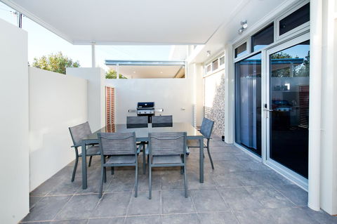 Loxton Courthouse Apartments - Darwin Holiday 18