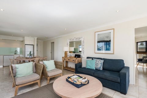 Bayview Beachfront Apartments, In Town Right On The Beach - Darwin Holiday 32