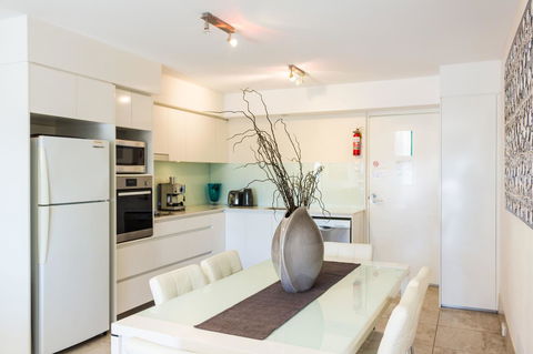 Bayview Beachfront Apartments, In Town Right On The Beach - Darwin Holiday 42
