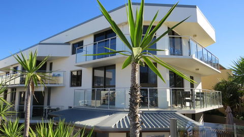 Bayview Beachfront Apartments, In Town Right On The Beach - Darwin Holiday 14