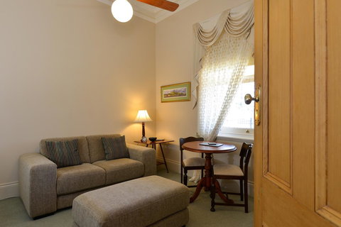 Trafalgar Premium Vintage Suites - Darwin Holiday 25