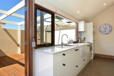 Trafalgar Premium Vintage Suites - Darwin Holiday 12