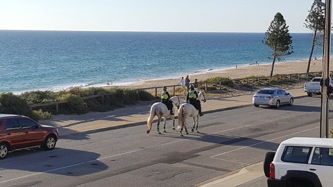 Beachside Escape On The Esplanade - Darwin Holiday 4