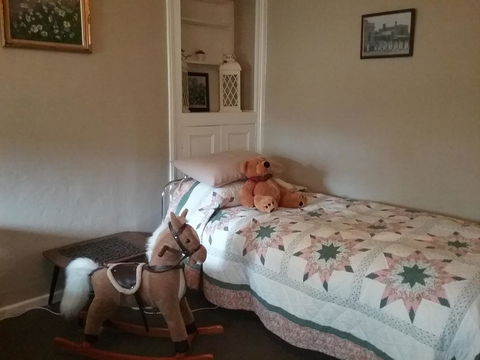 The Pig And Whistle - Darwin Holiday 35