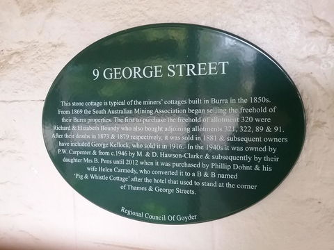 The Pig And Whistle - Darwin Holiday 40