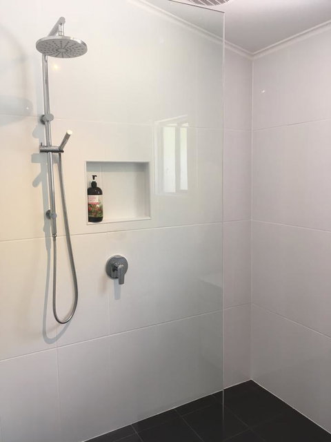 Hilltop Too - Darwin Holiday 18