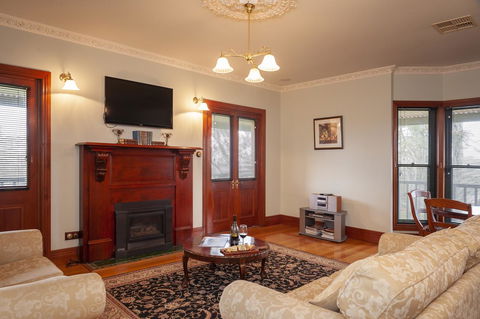 Angaston Saleyards Luxury Accommodation - Darwin Holiday 8