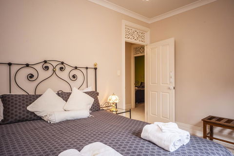Angaston Saleyards Luxury Accommodation - Darwin Holiday 3