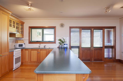 Angaston Saleyards Luxury Accommodation - Darwin Holiday 4