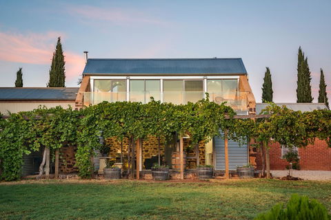 Barossa Shiraz Estate - Darwin Holiday 1