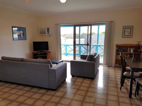 Marion Bay Holiday Villas - Darwin Holiday 1