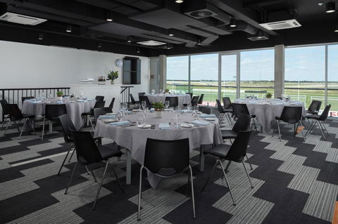 Rydges Pit Lane - Darwin Holiday 14