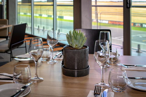 Rydges Pit Lane - Darwin Holiday 37