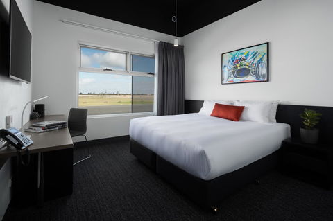 Rydges Pit Lane - Darwin Holiday 35