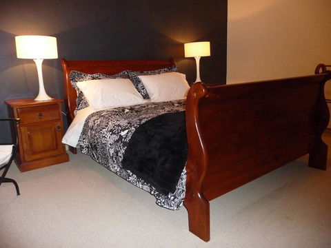 Country Bakehouse Accommodation - Darwin Holiday 3