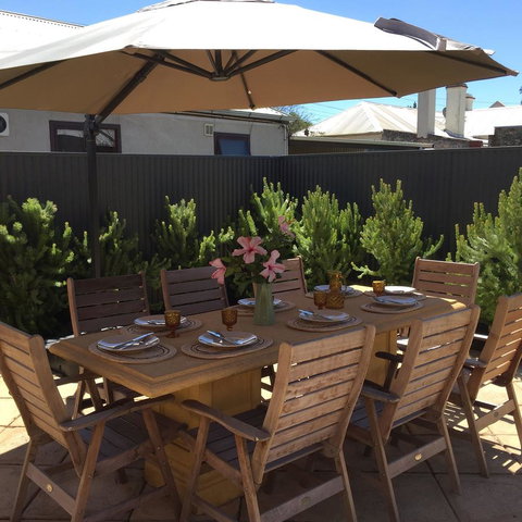 Gainsborough Cottage - Darwin Holiday 1