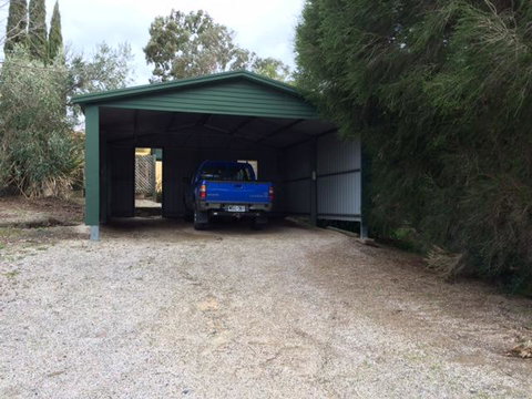 Vineyard Cottage BnB - Darwin Holiday 13