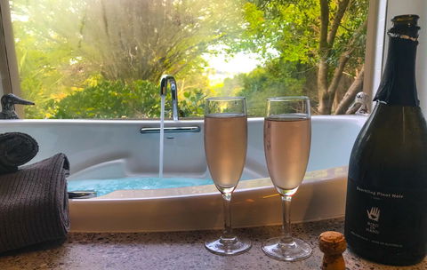 Adelaide Hills Retreats - Darwin Holiday 0